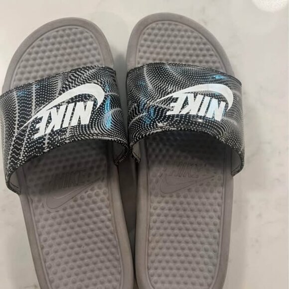 Grey Nike Slides - Picture 1 of 2
